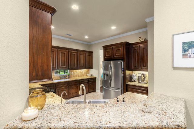 3202 Pine Hollow Circle, Montgomery, TX 77356