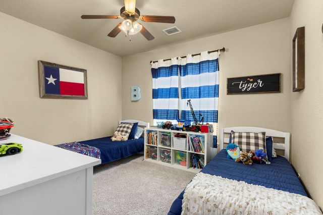 3202 Pine Hollow Circle, Montgomery, TX 77356