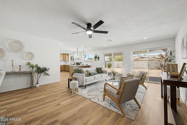 17648 N 35TH Street, Phoenix, AZ 85032