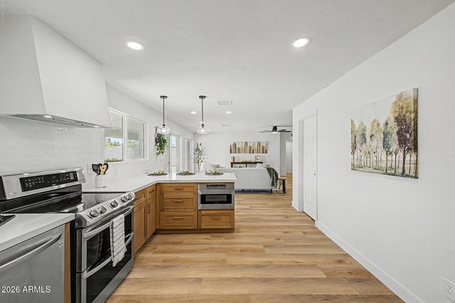 17648 N 35TH Street, Phoenix, AZ 85032