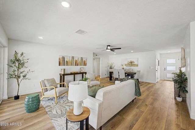 17648 N 35TH Street, Phoenix, AZ 85032