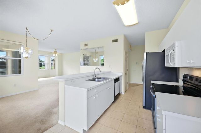 5056 OAK RUN DRIVE, Sarasota, FL 34243