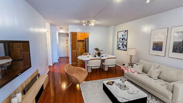 61-20 Grand Central Parkway C1100, Forest Hills, NY 11375