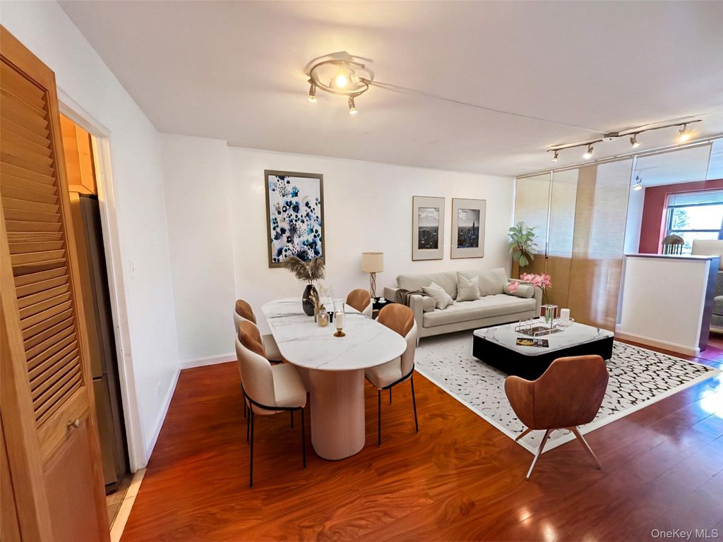 61-20 Grand Central Parkway C1100, Forest Hills, NY 11375