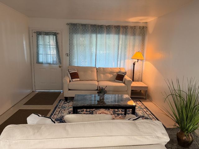 3636 27th Ave, Sacramento, CA 95820