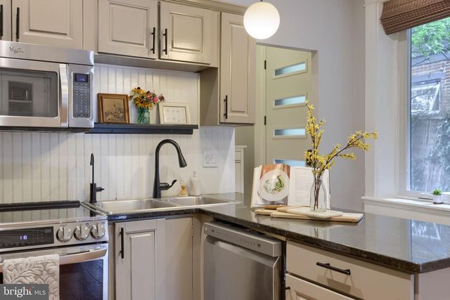 215 N LIME ST, Lancaster, PA 17602