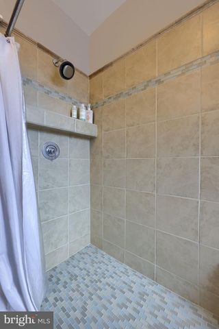 215 N LIME ST, Lancaster, PA 17602