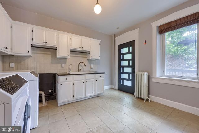 215 N LIME ST, Lancaster, PA 17602