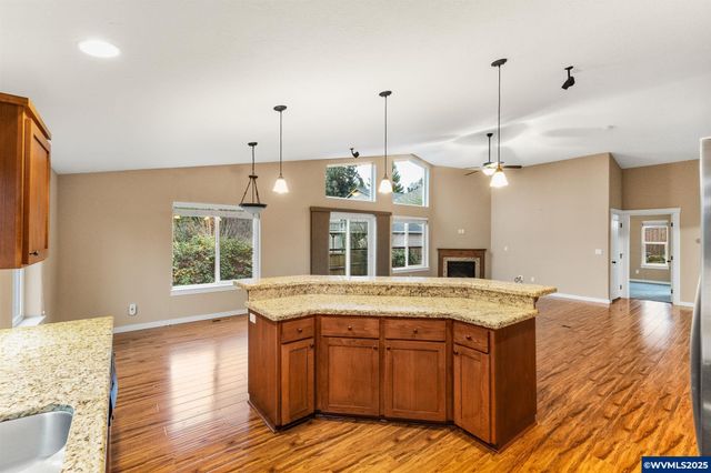 7255 Eastwood Dr SE, Turner, OR 97392