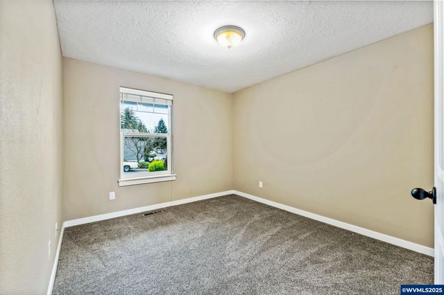 7255 Eastwood Dr SE, Turner, OR 97392