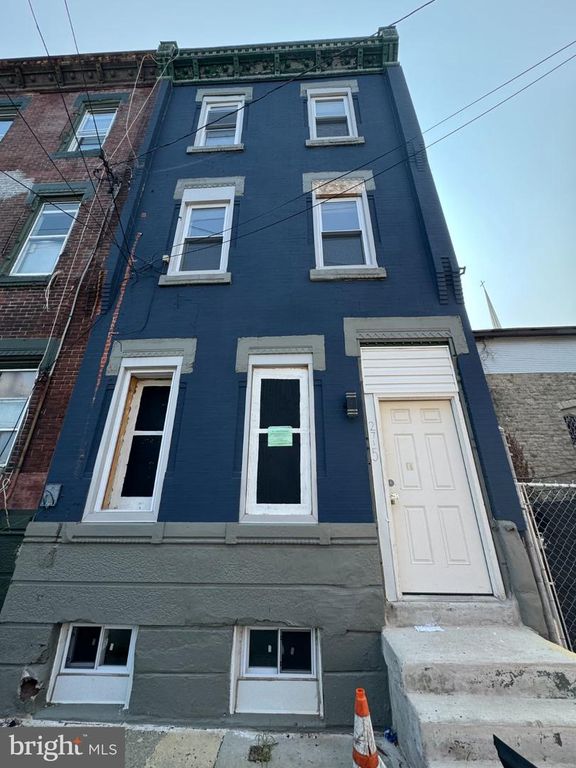 2715 N 12TH ST, Philadelphia, PA 19133