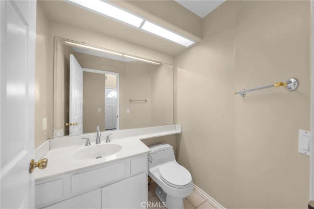 22320 Mission Circle 92, Chatsworth, CA 91311