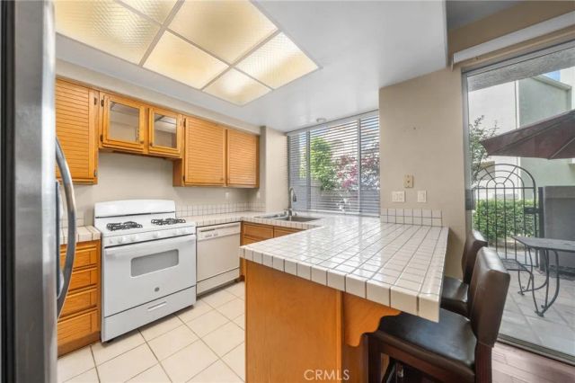 22320 Mission Circle 92, Chatsworth, CA 91311