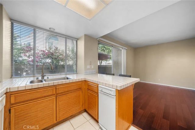 22320 Mission Circle 92, Chatsworth, CA 91311