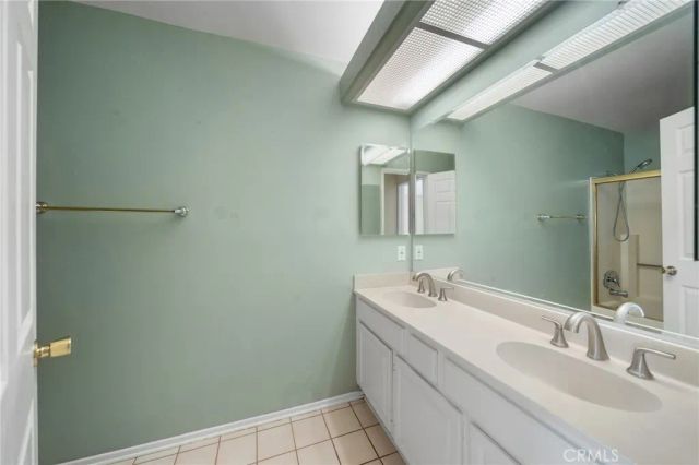 22320 Mission Circle 92, Chatsworth, CA 91311