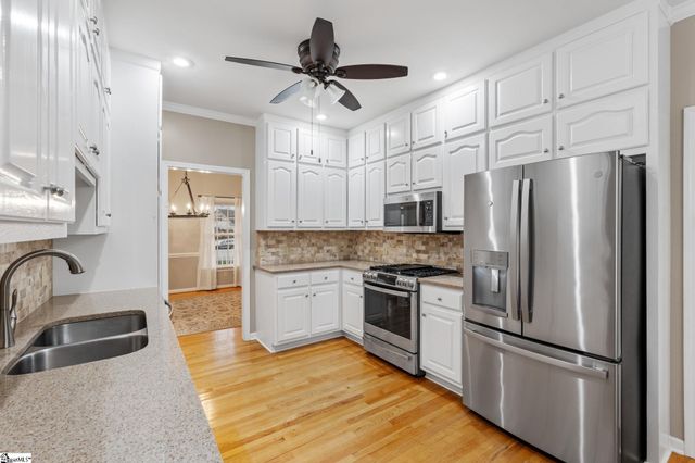 204 Windrow Lane, Fountain Inn, SC 29644