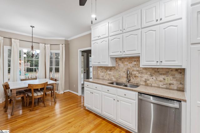 204 Windrow Lane, Fountain Inn, SC 29644