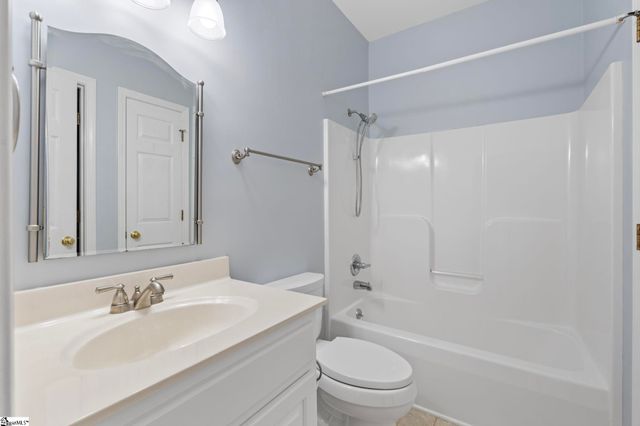 204 Windrow Lane, Fountain Inn, SC 29644