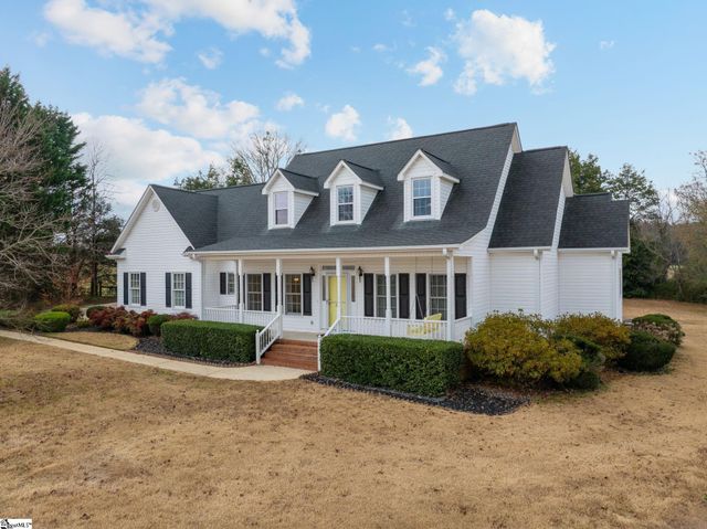 204 Windrow Lane, Fountain Inn, SC 29644