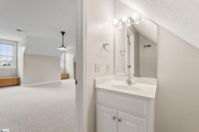 204 Windrow Lane, Fountain Inn, SC 29644