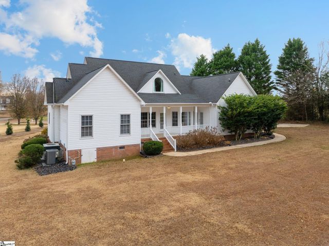 204 Windrow Lane, Fountain Inn, SC 29644