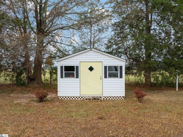 204 Windrow Lane, Fountain Inn, SC 29644