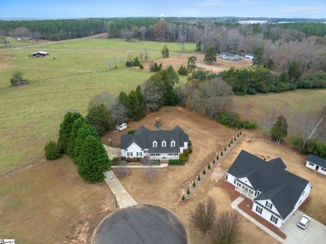 204 Windrow Lane, Fountain Inn, SC 29644