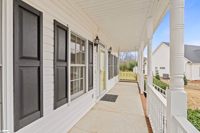 204 Windrow Lane, Fountain Inn, SC 29644