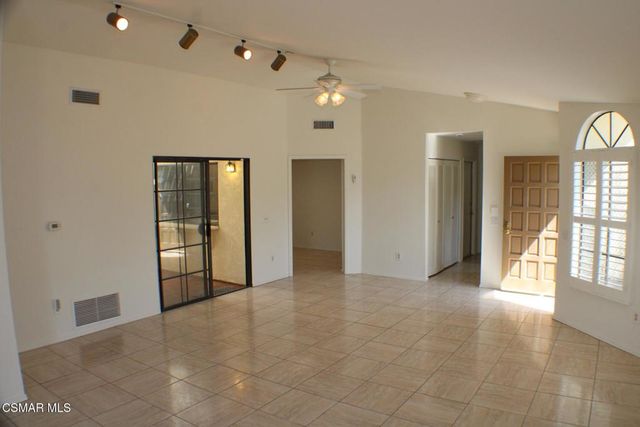 704 Wind Willow Way, Simi Valley, CA 93065