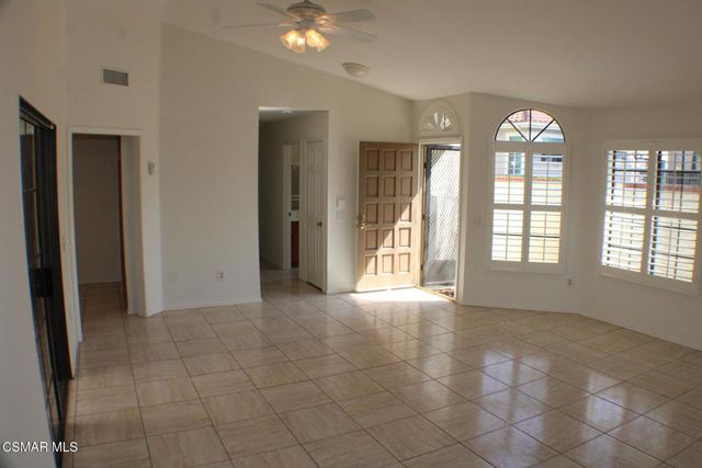 704 Wind Willow Way, Simi Valley, CA 93065
