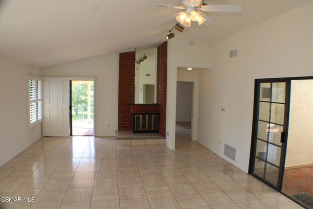 704 Wind Willow Way, Simi Valley, CA 93065