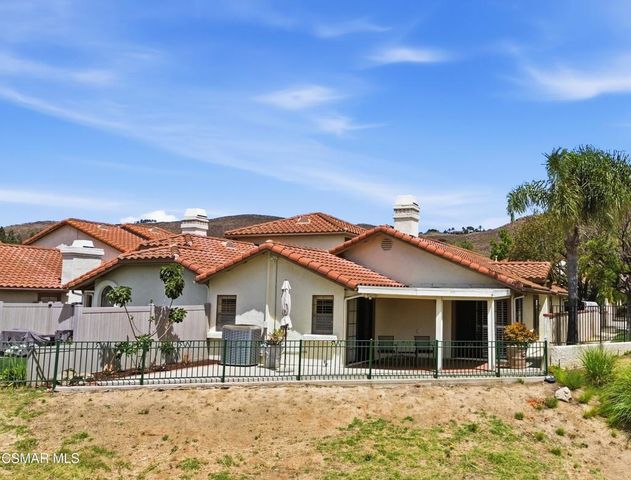 704 Wind Willow Way, Simi Valley, CA 93065