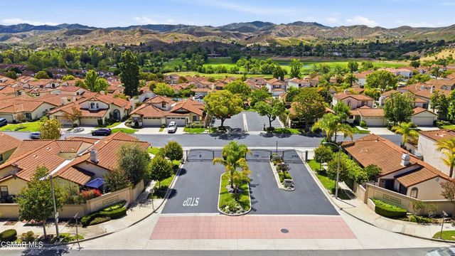 704 Wind Willow Way, Simi Valley, CA 93065