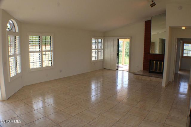 704 Wind Willow Way, Simi Valley, CA 93065
