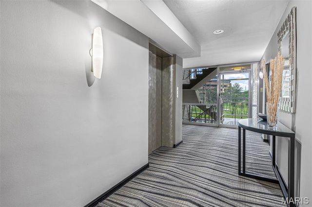 520 S Brentwood Boulevard 2D, Clayton, MO 63105