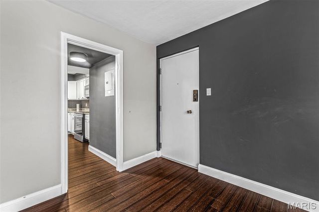 520 S Brentwood Boulevard 2D, Clayton, MO 63105