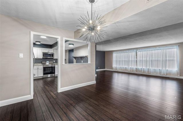 520 S Brentwood Boulevard 2D, Clayton, MO 63105