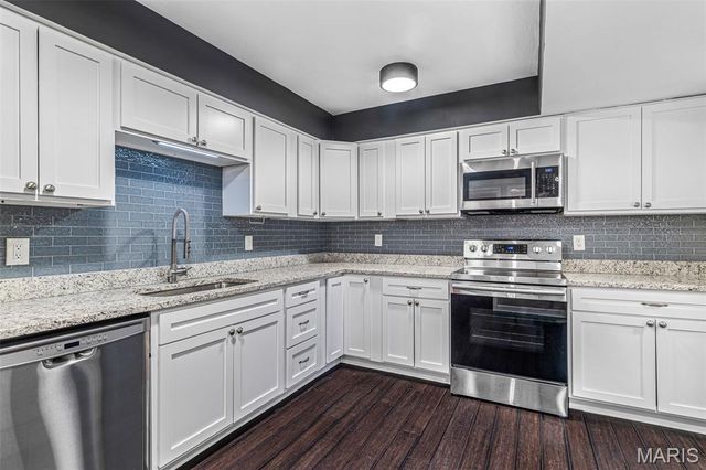520 S Brentwood Boulevard 2D, Clayton, MO 63105