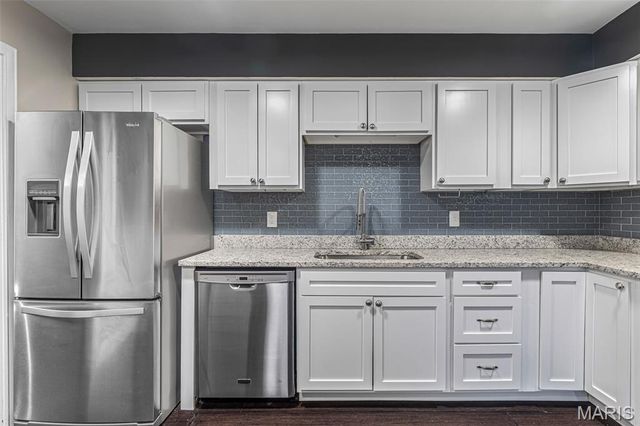 520 S Brentwood Boulevard 2D, Clayton, MO 63105