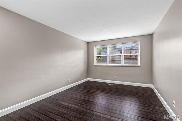 520 S Brentwood Boulevard 2D, Clayton, MO 63105