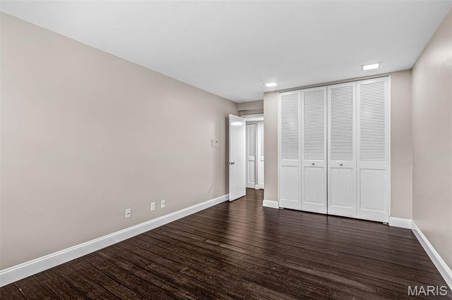 520 S Brentwood Boulevard 2D, Clayton, MO 63105
