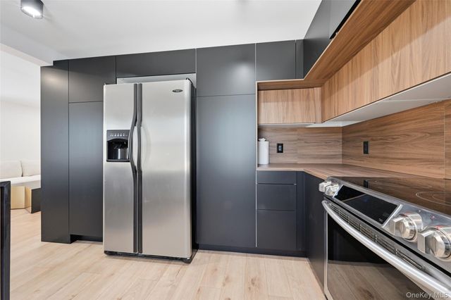 923 E Main Street, Riverhead, NY 11901