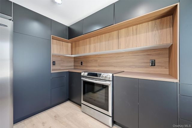 923 E Main Street, Riverhead, NY 11901