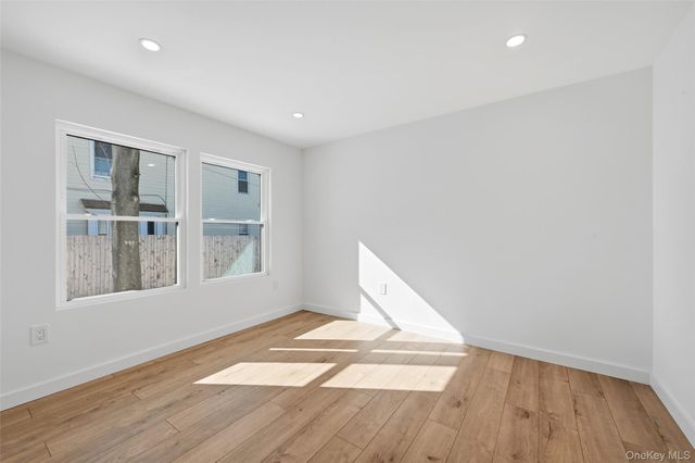 923 E Main Street, Riverhead, NY 11901