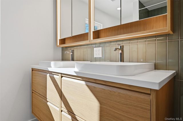 923 E Main Street, Riverhead, NY 11901