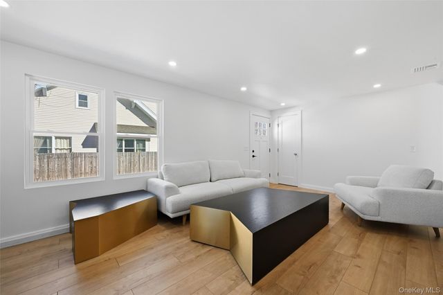 923 E Main Street, Riverhead, NY 11901