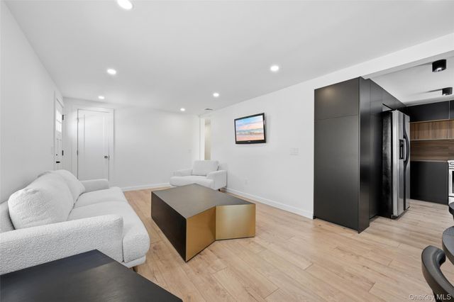 923 E Main Street, Riverhead, NY 11901