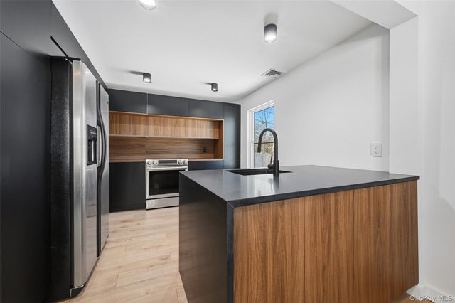 923 E Main Street, Riverhead, NY 11901