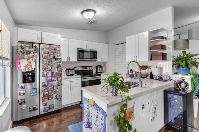 170 NW 9th Ave, Florida City, FL 33034