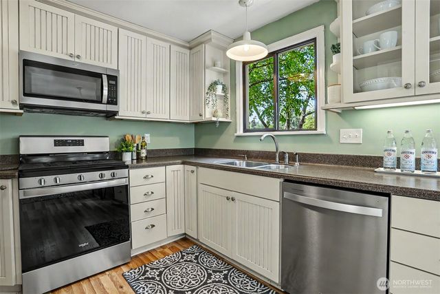 6519 40th Avenue NE, Seattle, WA 98115